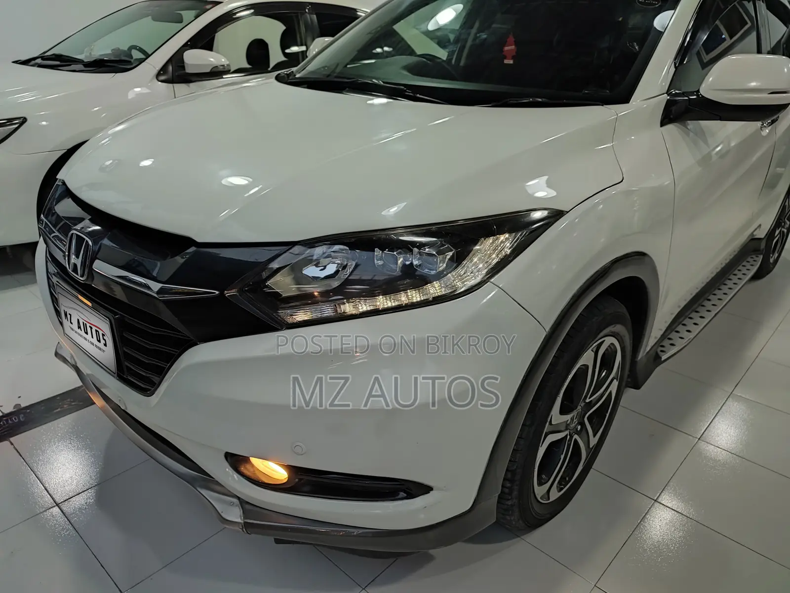 Honda Vezel 1.5 Two-Wheel Drive 2014 Pearl