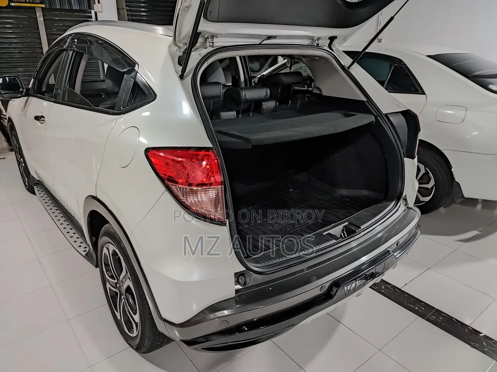 Honda Vezel 1.5 Two-Wheel Drive 2014 Pearl