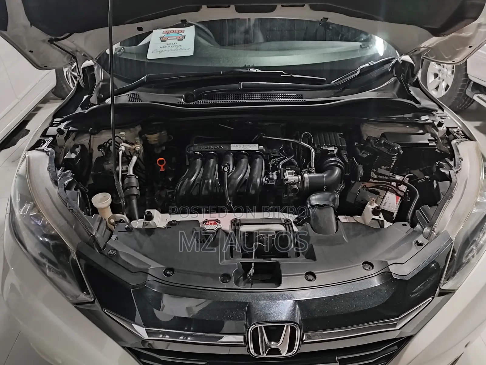 Honda Vezel 1.5 Two-Wheel Drive 2014 Pearl