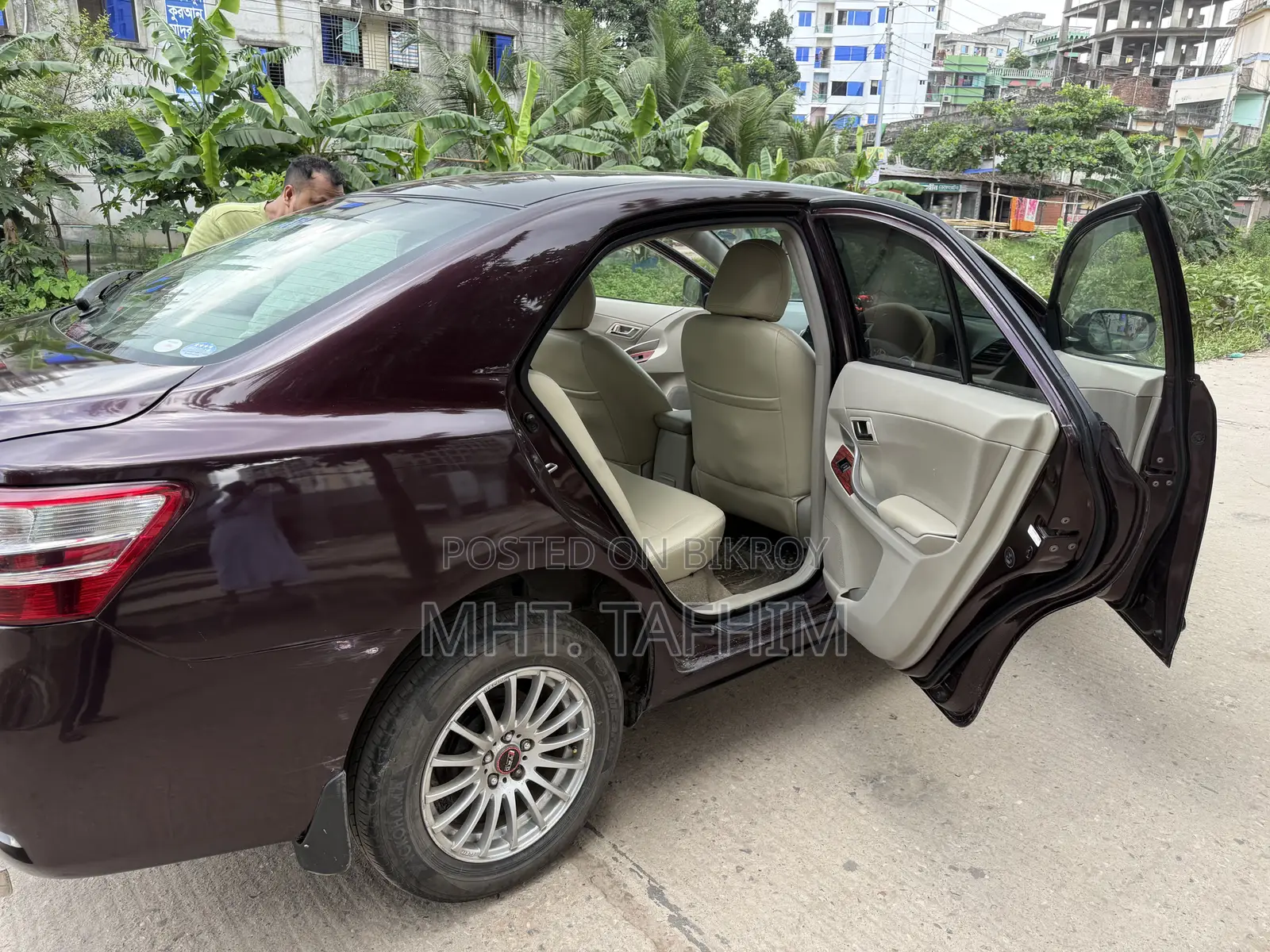 টয়োটা প্রিমিও ২০১০ ব্রাউন