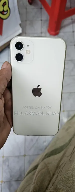 Apple iPhone 11 64 GB White