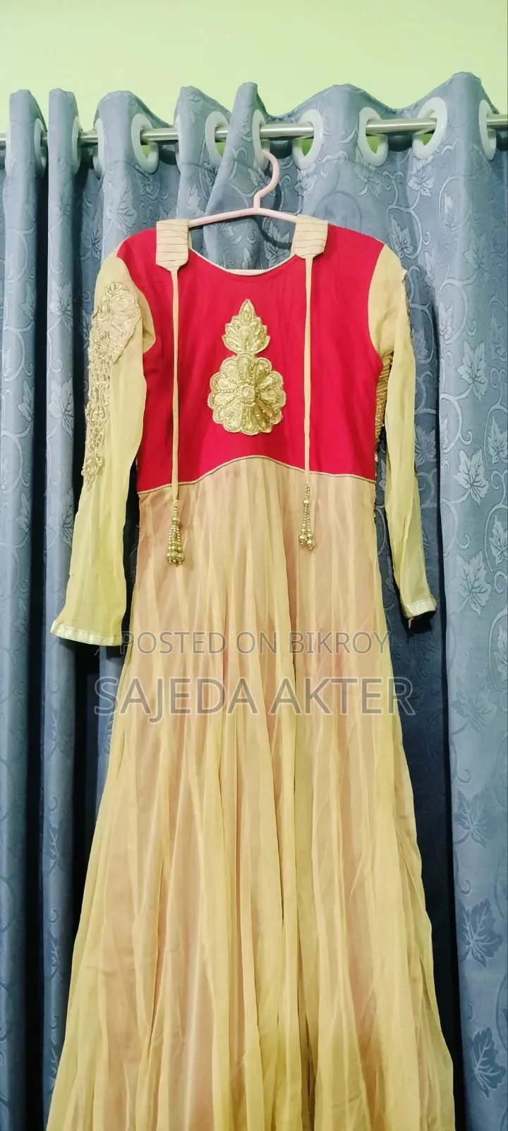 Gown (Dress)