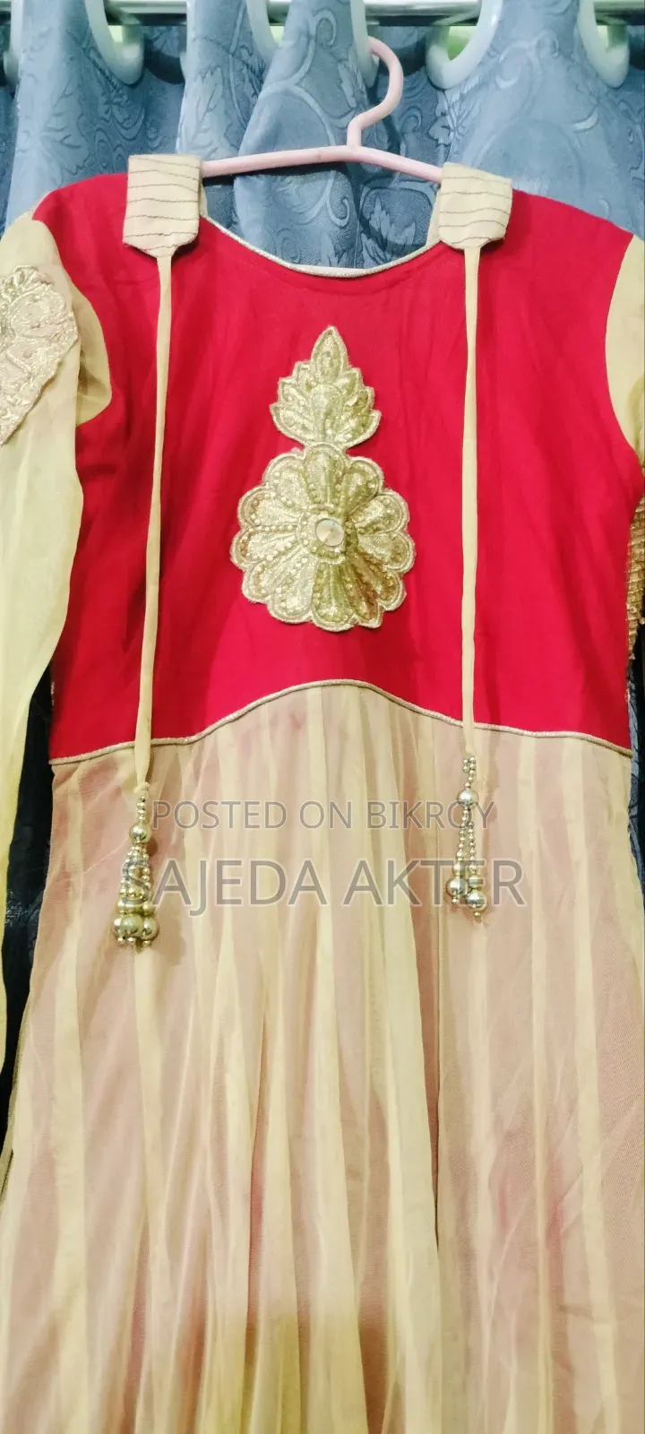 Gown (Dress)
