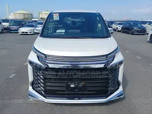 Toyota Voxy 2023 Pearl