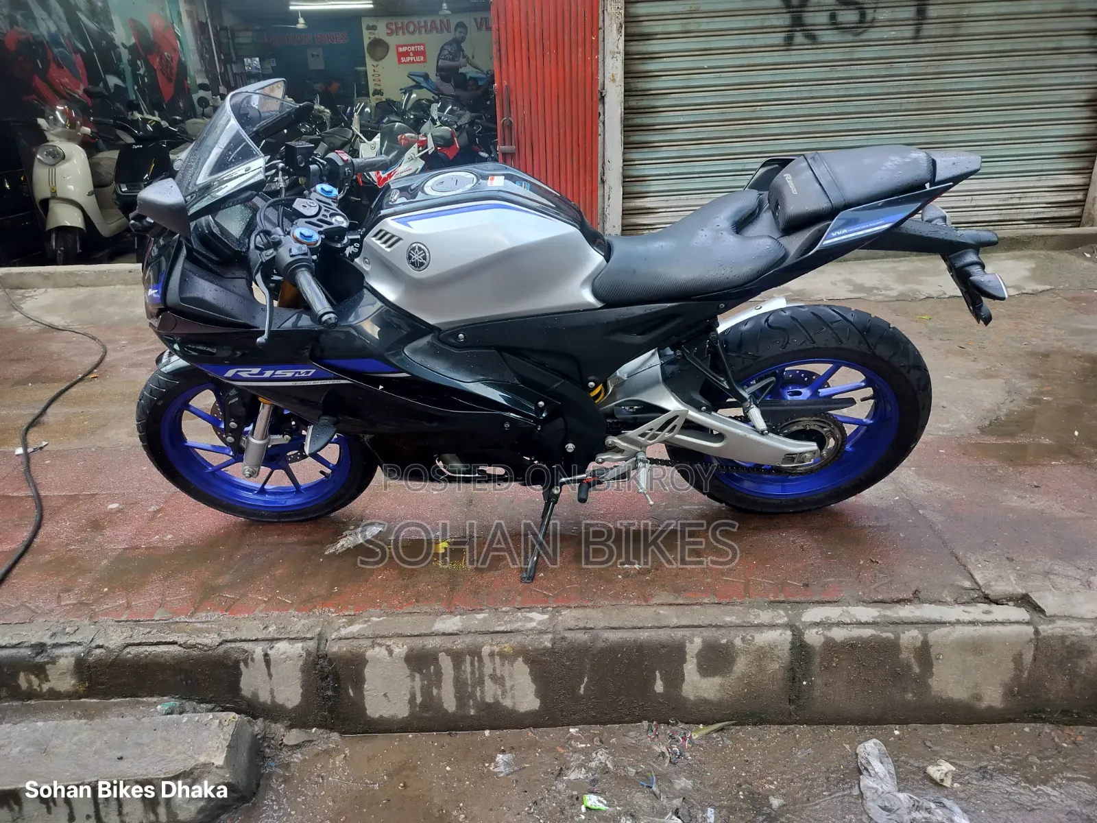 Yamaha R1 2025 Silver