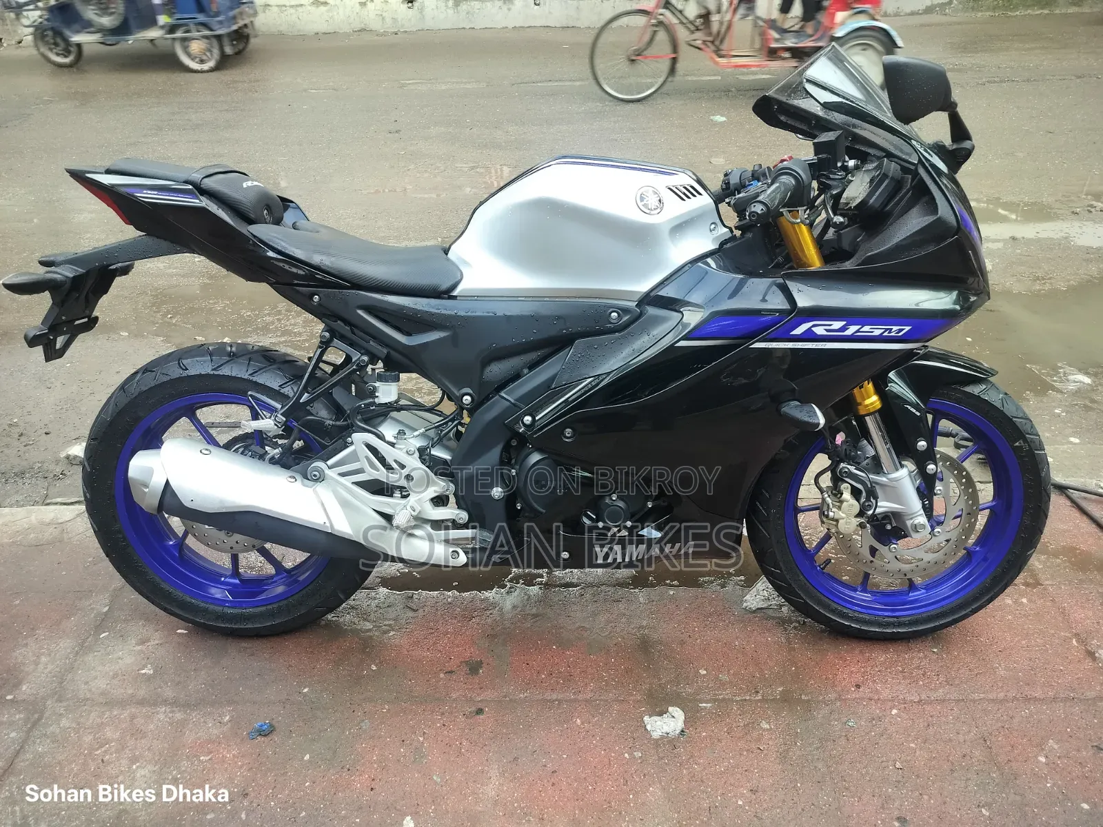 Yamaha R1 2025 Silver