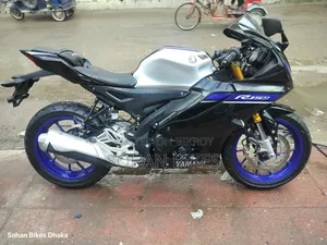Yamaha R1 2025 Silver