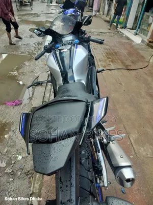 Yamaha R1 2025 Silver