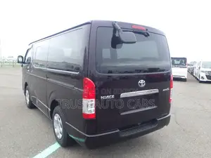 Toyota HiAce 2021 Red