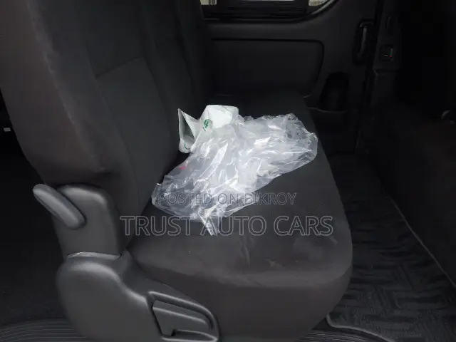 Toyota HiAce 2021 Red