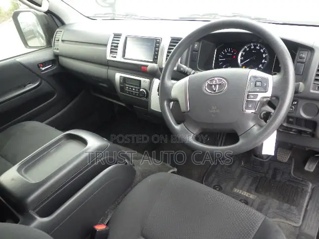 Toyota HiAce 2021 Red