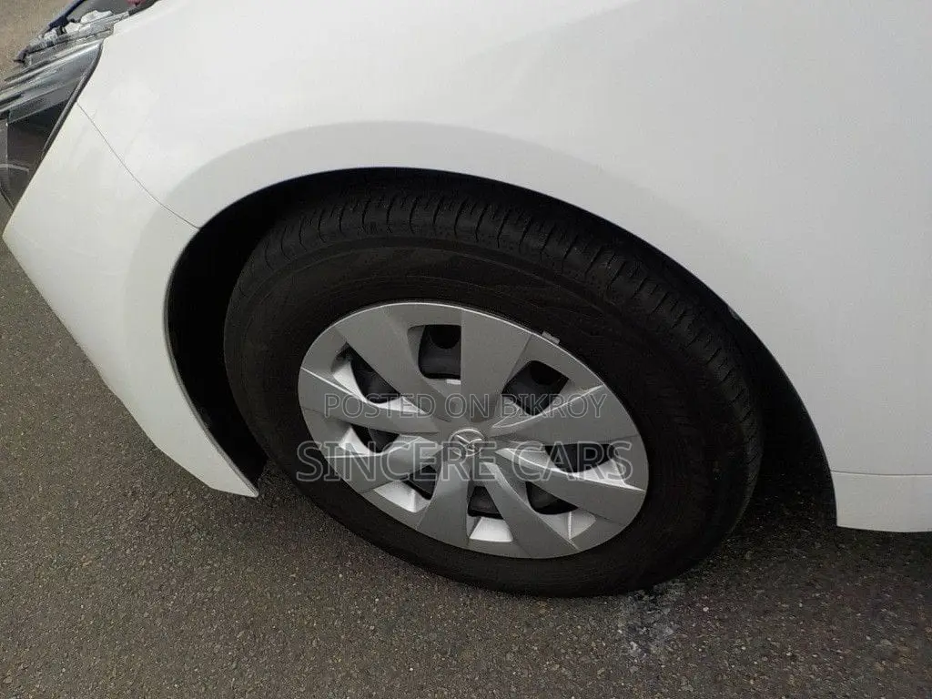 Toyota Corolla 2021 Pearl