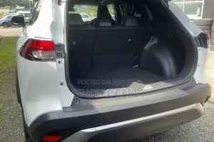 টয়োটা করোল্লা ক্রস ২০২২ পার্ল
