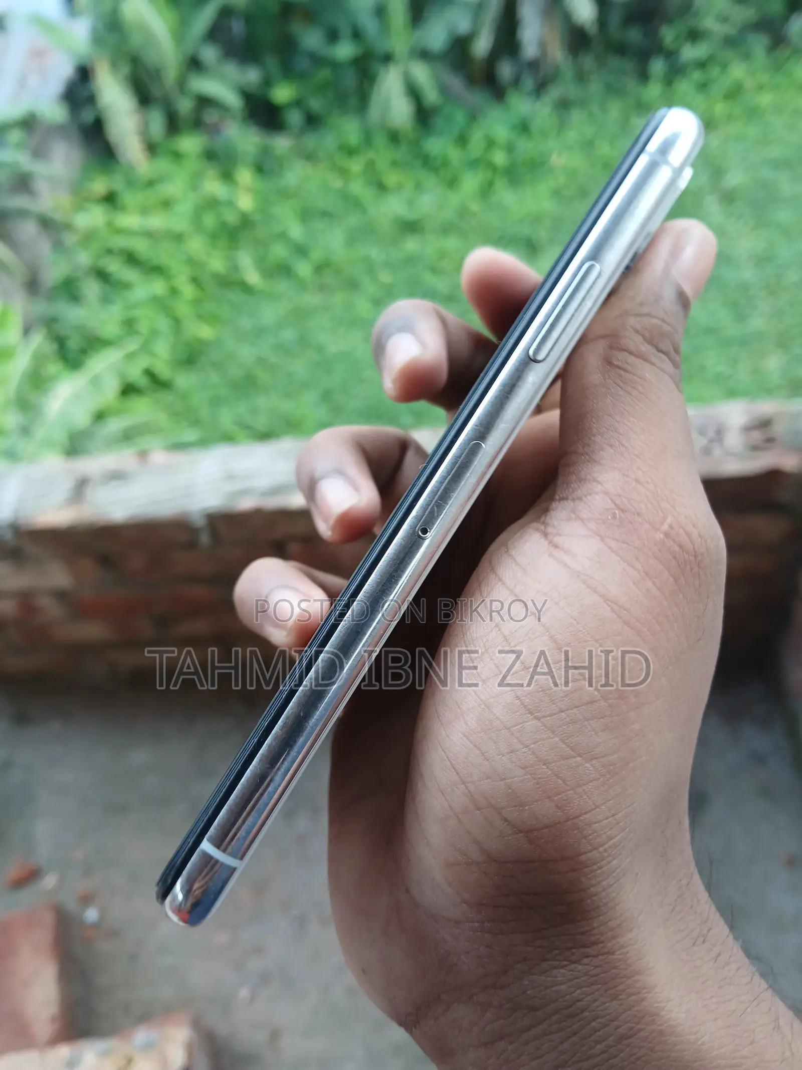 অ্যাপল আইফোন এক্স ২৫৬ জিবি হোয়াইট