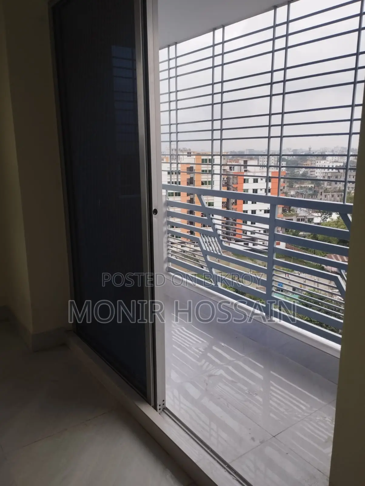উত্তরা - ঢাকা ১২৩০, উত্তরায় ফার্নিশড ৩ বেডরুমের অ্যাপার্টমেন্ট বিক্রয়