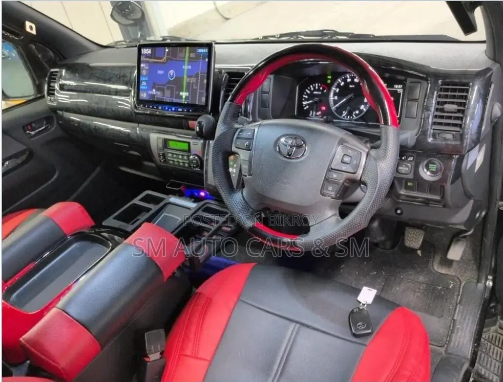 Toyota HiAce 2021 Black