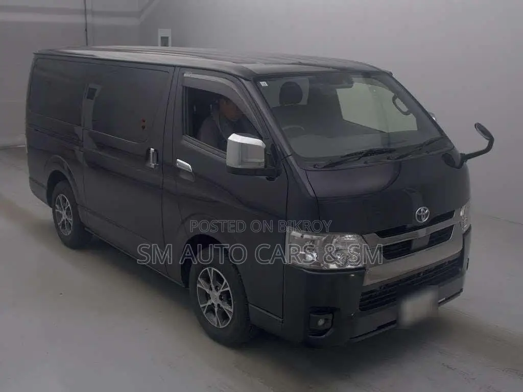 Toyota HiAce 2022 Black