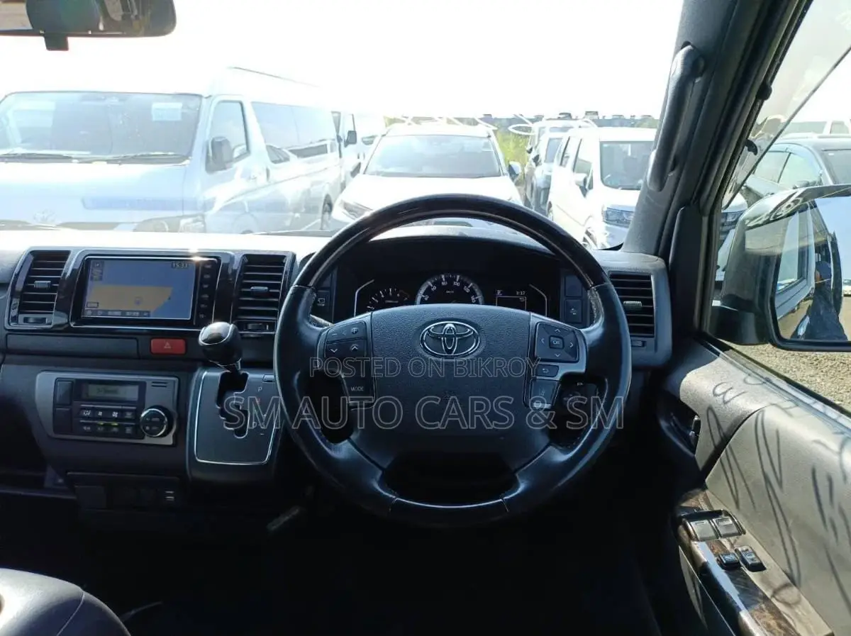 Toyota HiAce 2022 Black