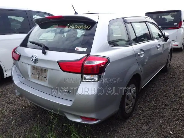 Toyota Corolla Fielder 2021 Silver