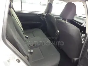 Toyota Corolla Fielder 2021 Silver