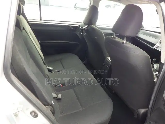 Toyota Corolla Fielder 2021 Silver