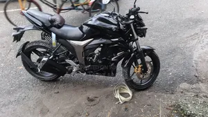 সুজুকি জিক্সার ২০২৫ ব্ল্যাক