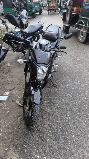 সুজুকি জিক্সার ২০২৫ ব্ল্যাক