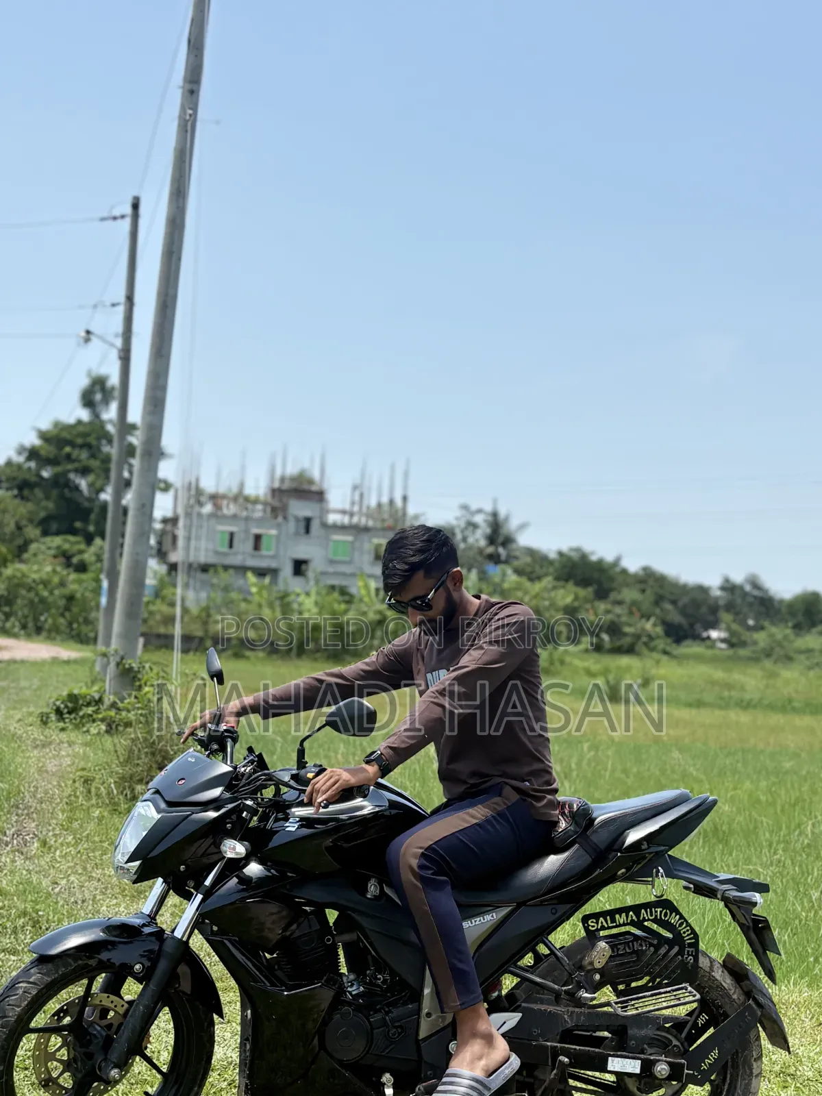 সুজুকি জিক্সার ২০২৫ ব্ল্যাক