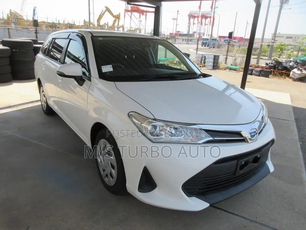 Toyota Corolla Fielder 2021 White