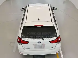 Toyota Corolla Fielder 2021 White