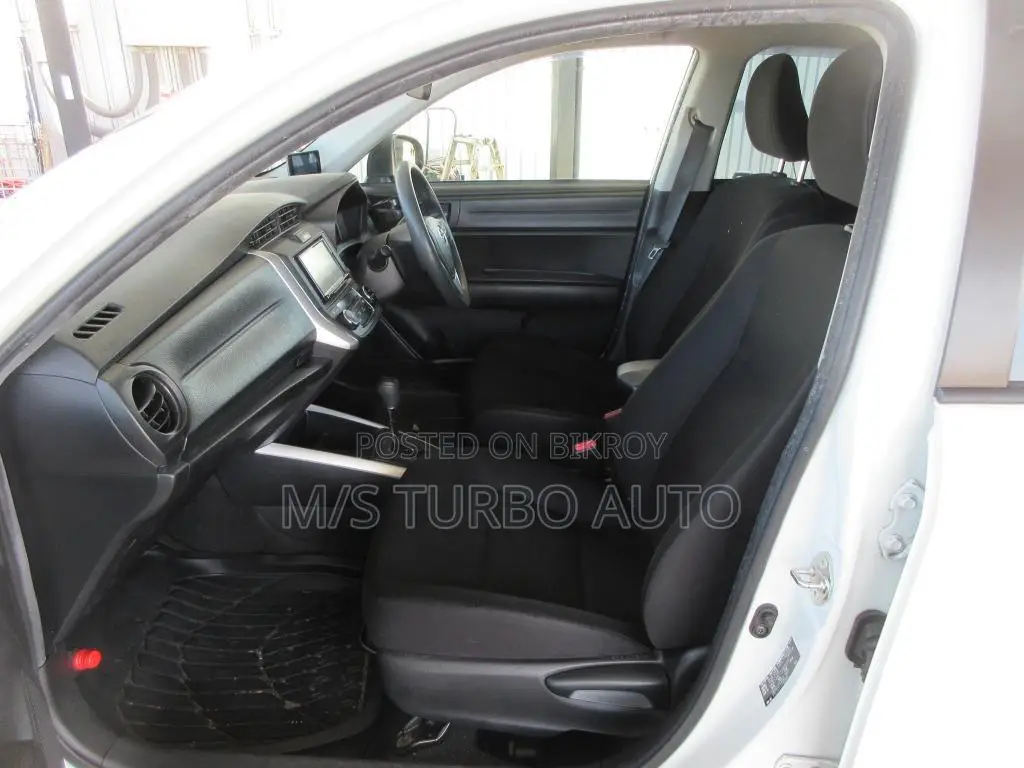 Toyota Corolla Fielder 2021 White