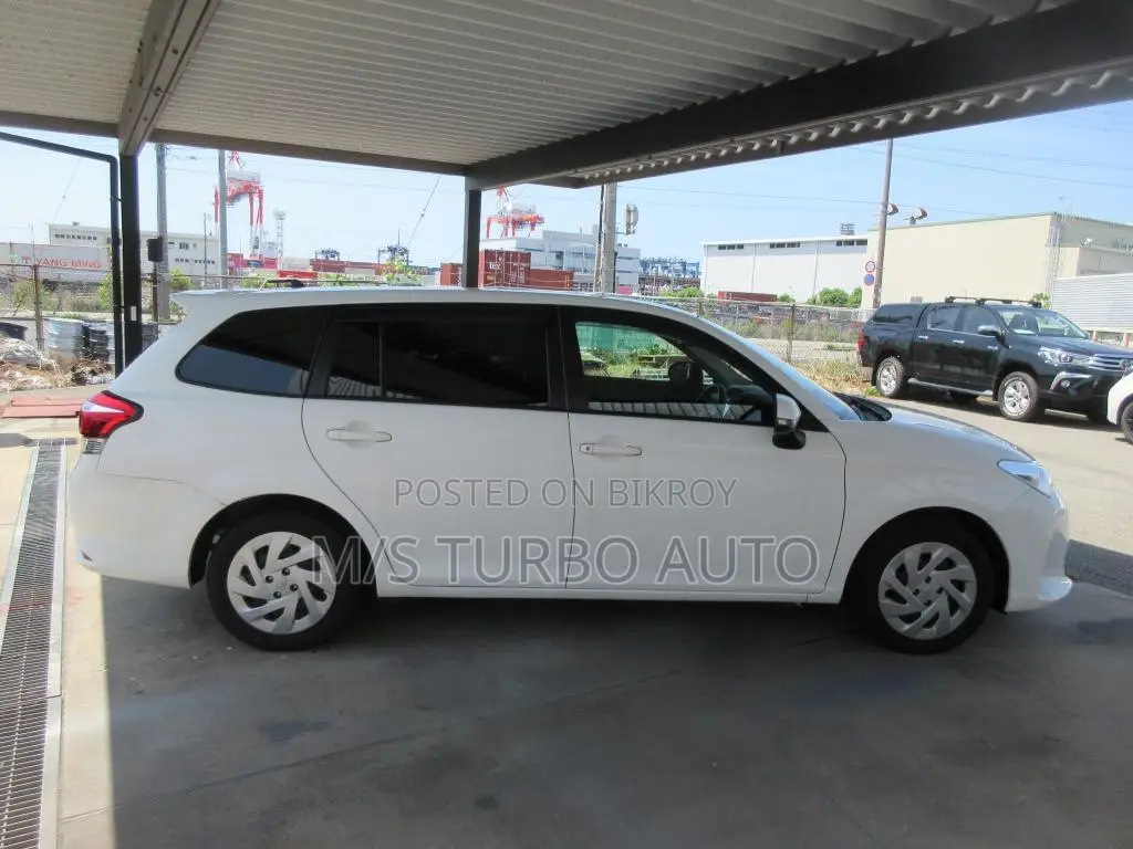 Toyota Corolla Fielder 2021 White