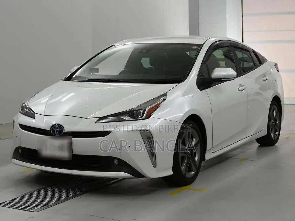 Toyota Prius 2021 White