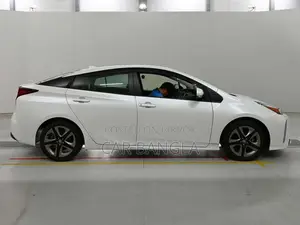 Toyota Prius 2021 White