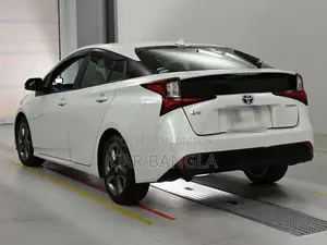 Toyota Prius 2021 White