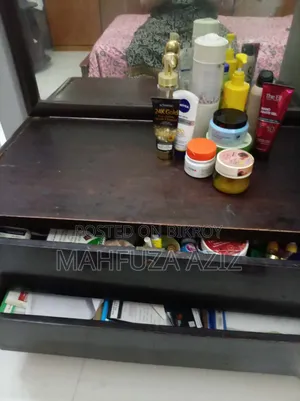 Dressing Table with Unique Design in Strong Wood at Affordable Price