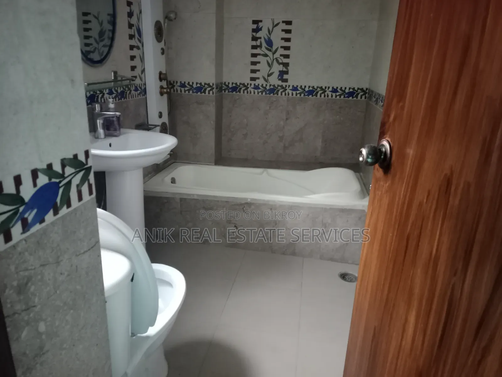 4 Bedroom Apartment in Anik Real Estate, Gulshan for rent