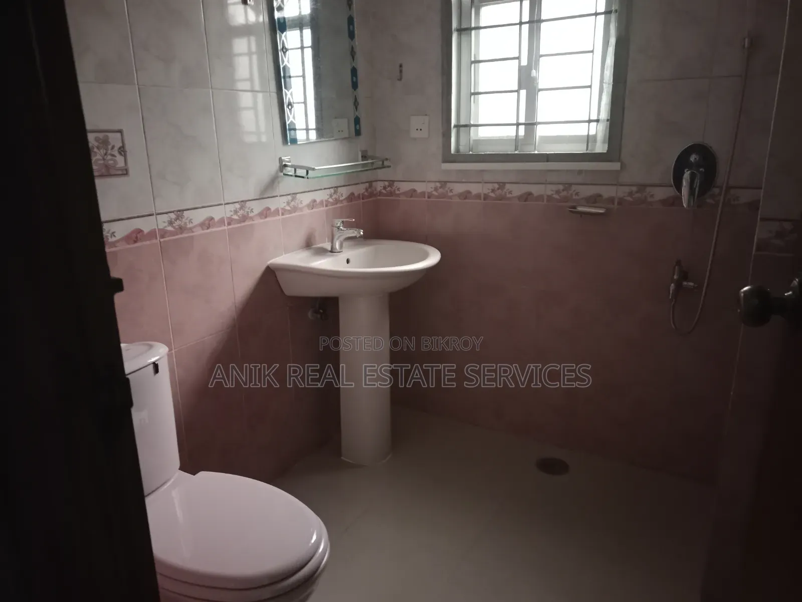 4 Bedroom Apartment in Anik Real Estate, Gulshan for rent