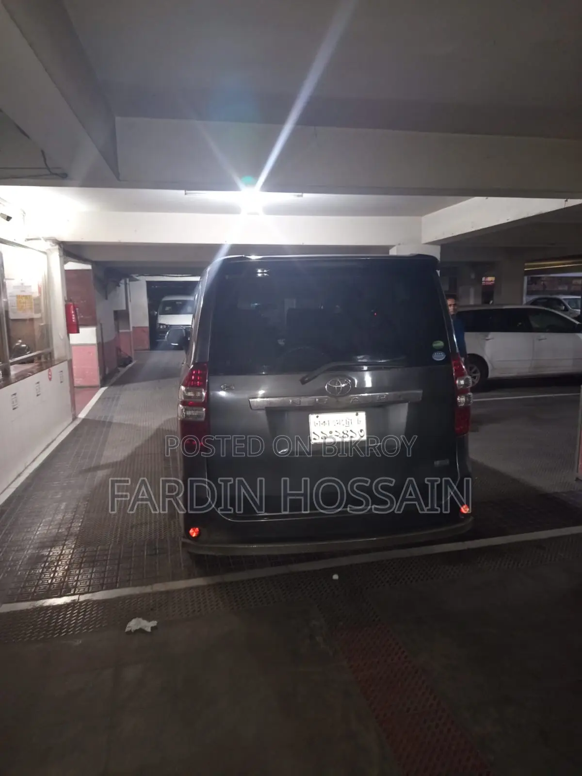 Toyota Noah 2.0 158hp FWD (7 Seater) 2012 Gray