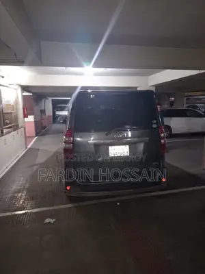 Toyota Noah 2.0 158hp FWD (7 Seater) 2012 Gray