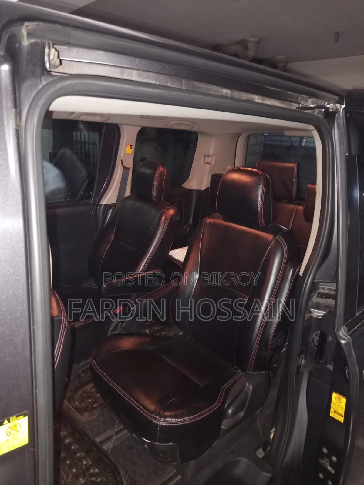 Toyota Noah 2.0 158hp FWD (7 Seater) 2012 Gray