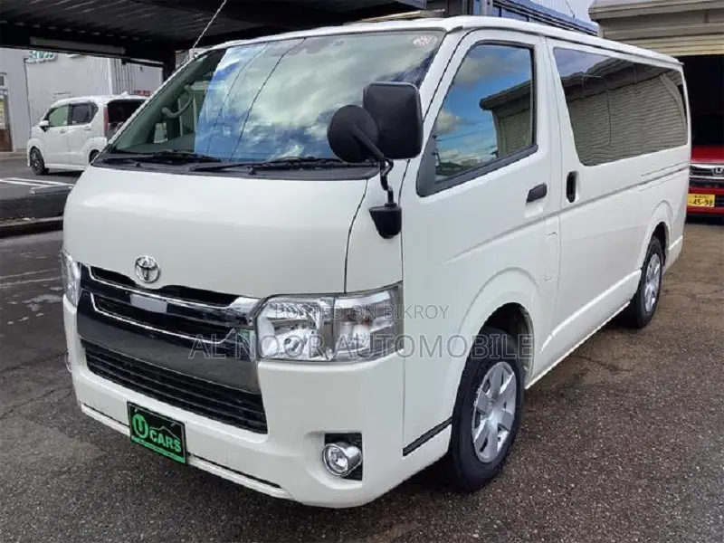 Toyota HiAce 2021 White