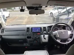 Toyota HiAce 2021 White
