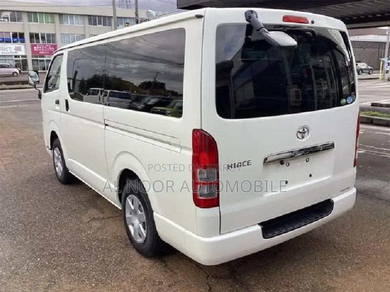 Toyota HiAce 2021 White