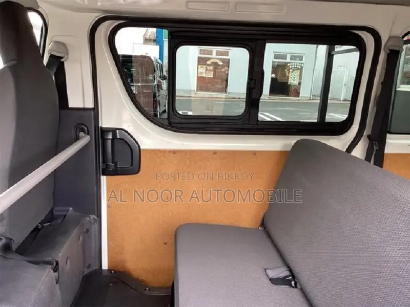 Toyota HiAce 2021 White