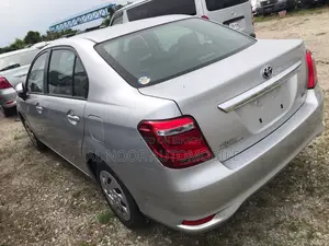 Toyota Axio 2021 Silver