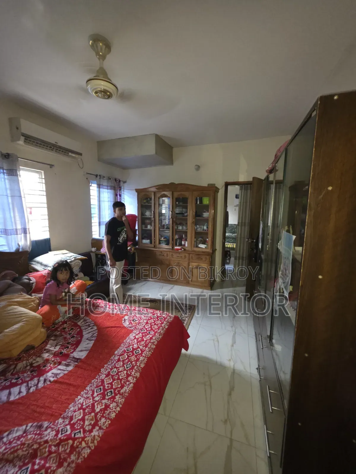 শাহজাদপুরে ৩ বেডরুমের অ্যাপার্টমেন্ট বিক্রয়