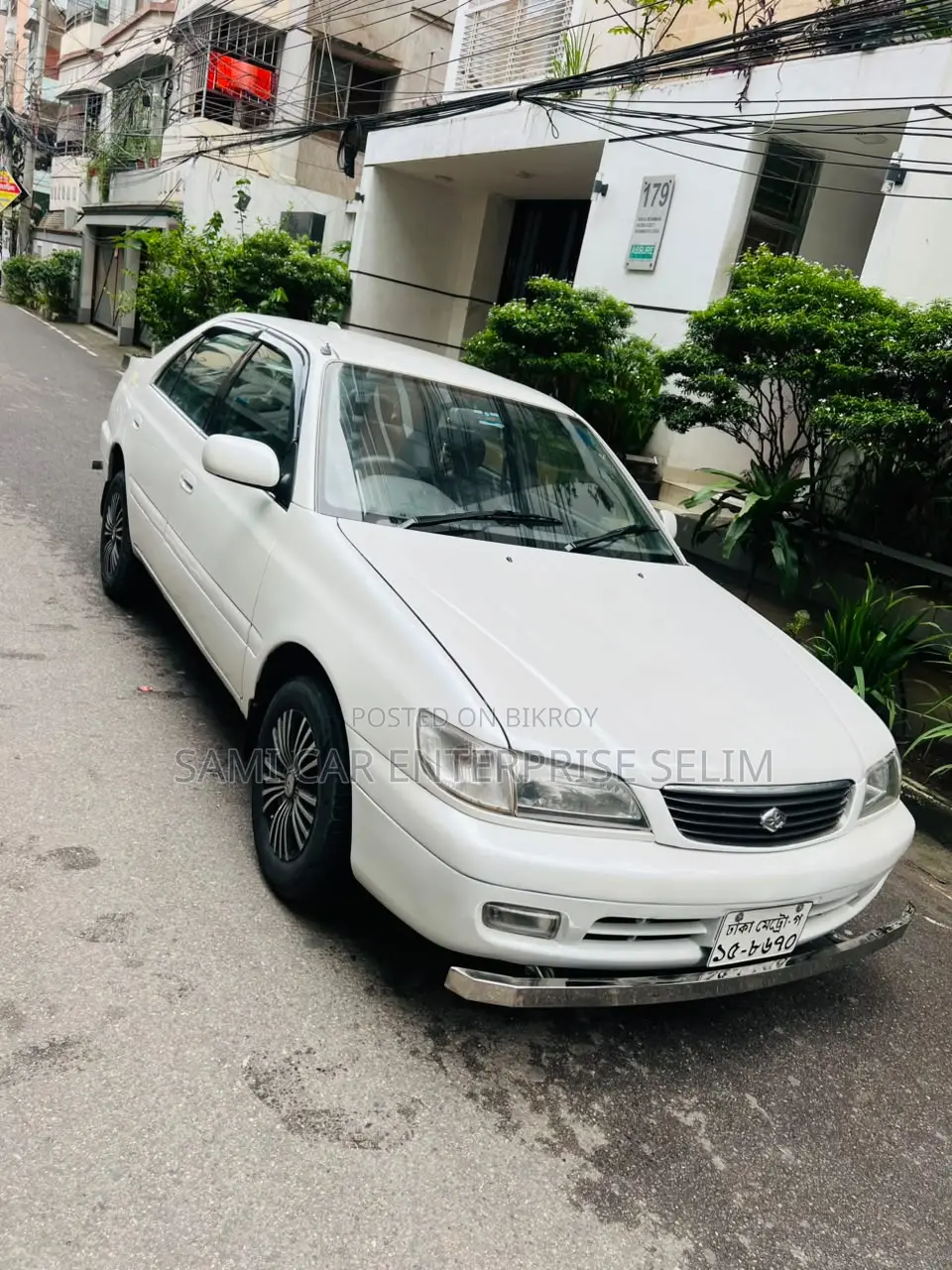 টয়োটা করোনা প্রিমিও ২০০০ সাদা