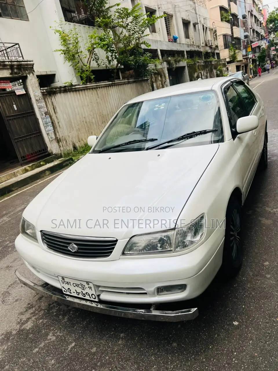টয়োটা করোনা প্রিমিও ২০০০ সাদা