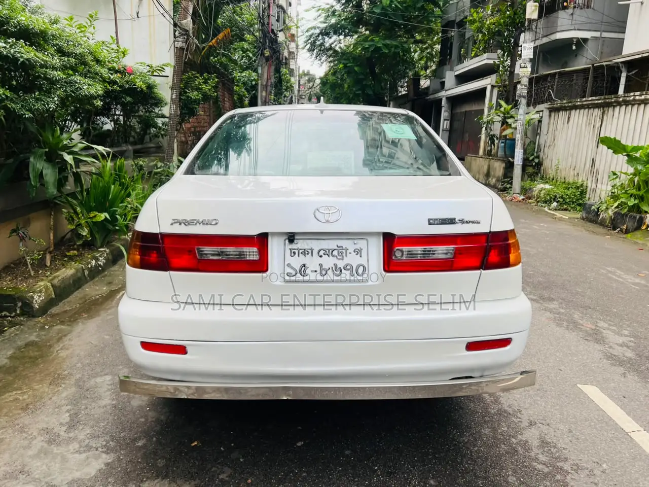টয়োটা করোনা প্রিমিও ২০০০ সাদা